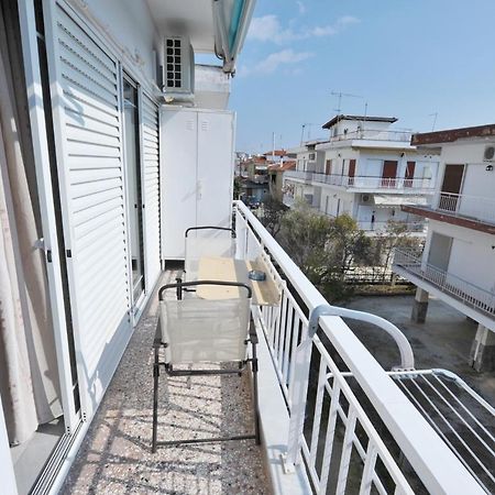 Appartamento Themis 40 Steps From Beach Paralia Dionysiou Esterno foto