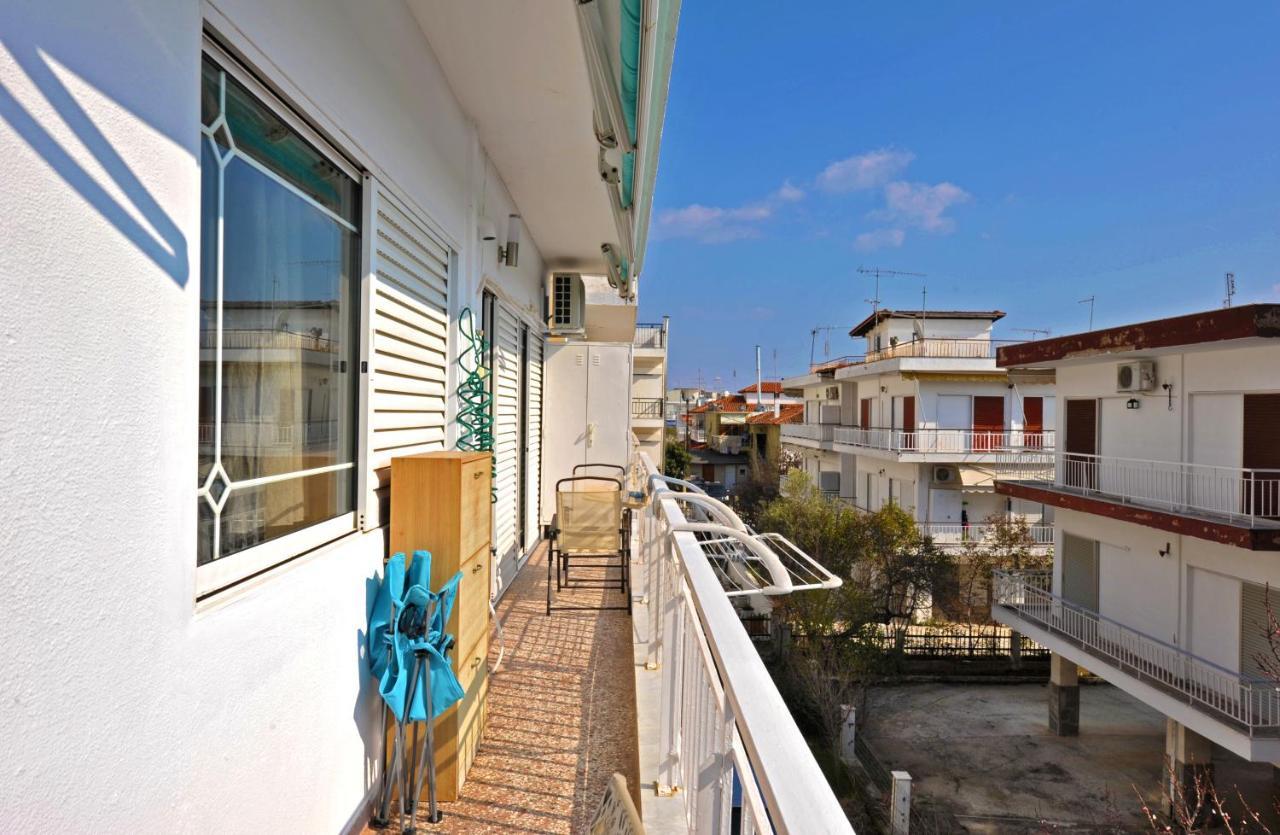 Appartamento Themis 40 Steps From Beach Paralia Dionysiou Esterno foto